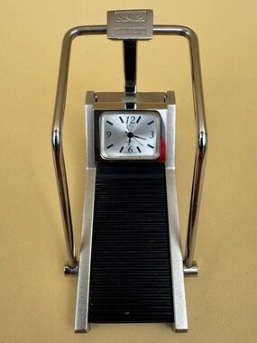 Miniature Treadmill Desk Clock Vintage Metal Fitness Running Novelty Quartz Gift